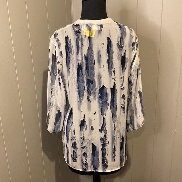 Chico’s 0 Blouse V Neck Button Down Pleated Sheer elastic cuffs side slits - Picture 5 of 6